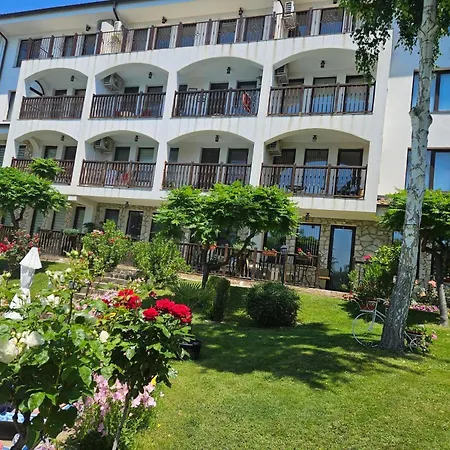 Delfin Sea View Apartmán *