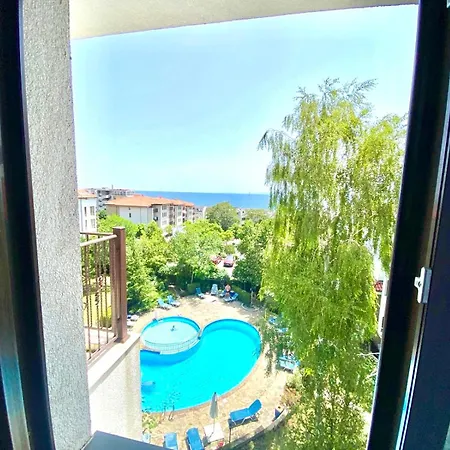 Delfin Sea View Апартаменты