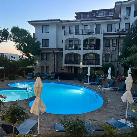 Delfin Sea View Apartment *